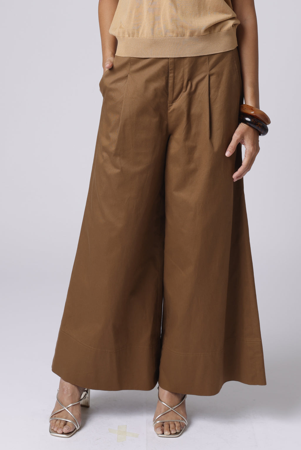 ANTONIA PANT